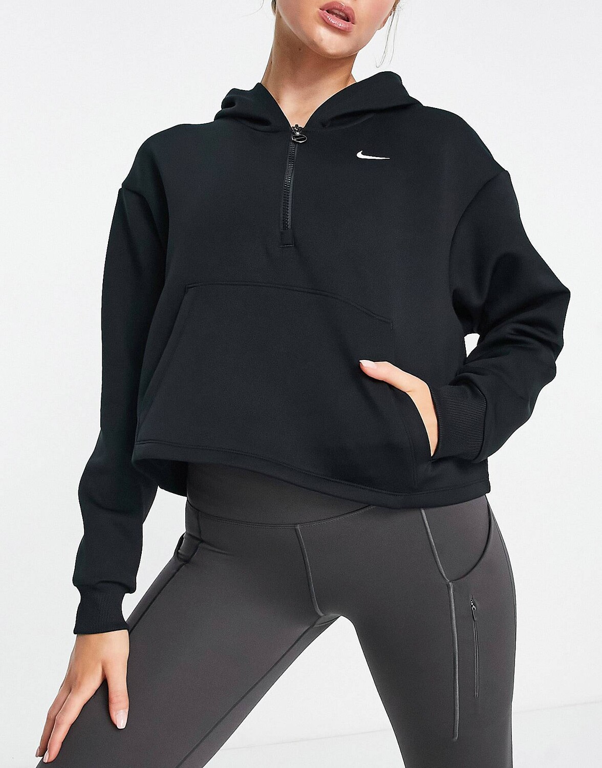 

Черная худи с блестящим рисунком Nike Training One Dri-FIT