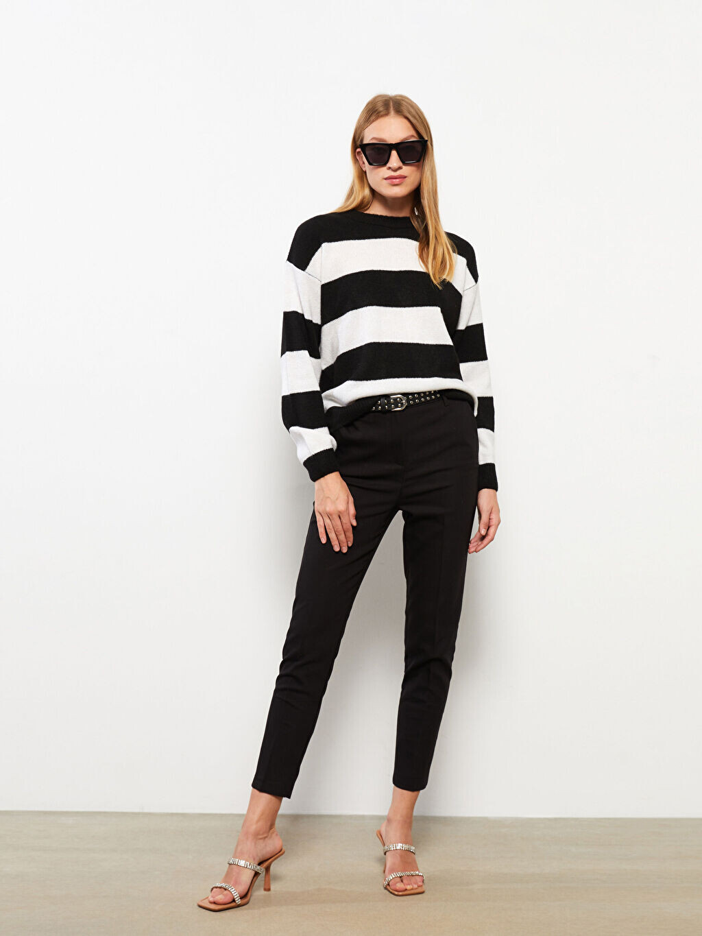 

Прямые женские брюки Slim Fit LC Waikiki Basic, Черный