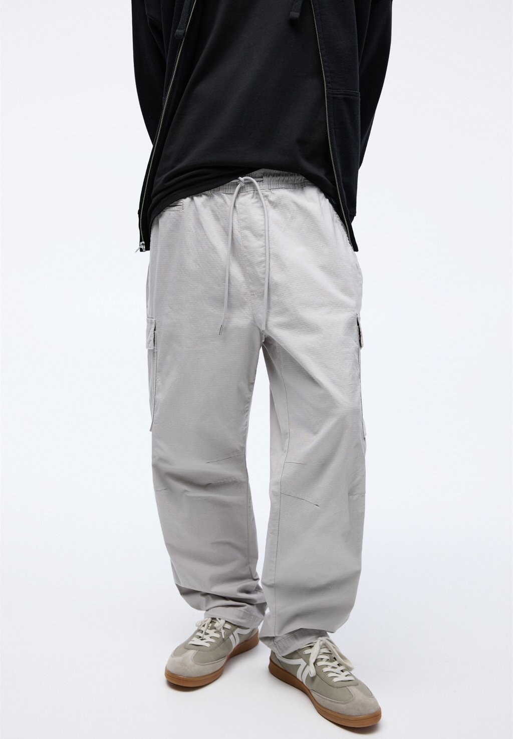 

Брюки-карго With An Elasticated Waistband PULL&BEAR, белый