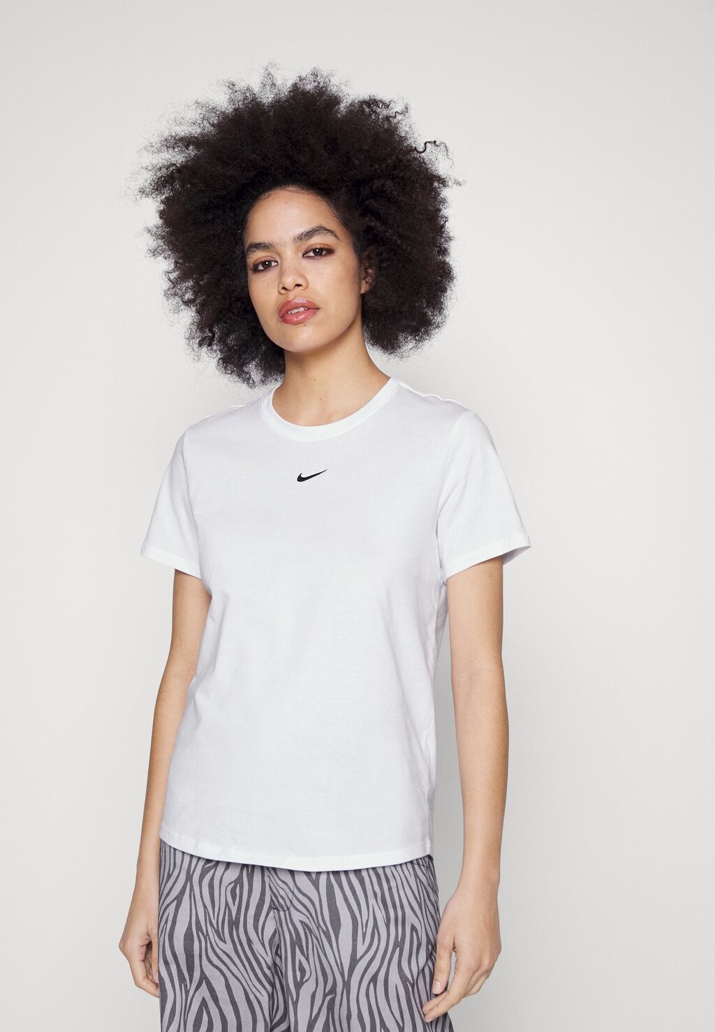 

Базовая футболка Nike, белый