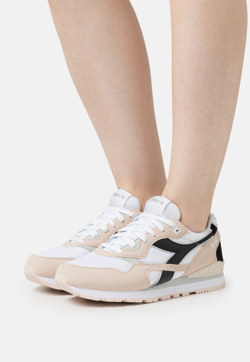

Низкие кроссовки N.92 Diadora, розовый оттенок