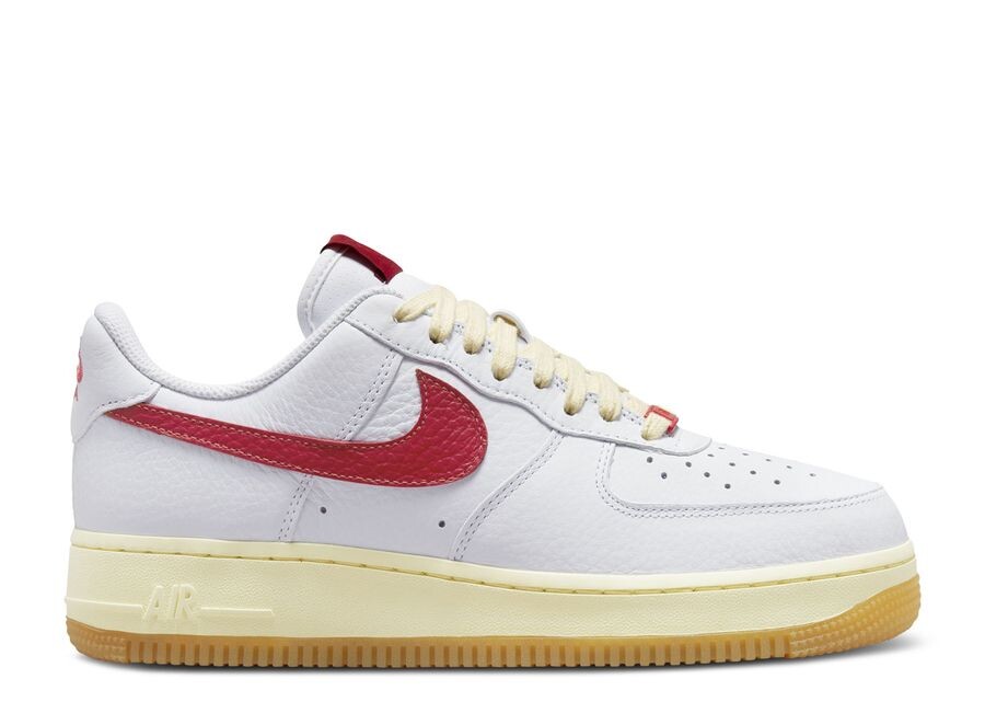 

Кроссовки Nike Wmns Air Force 1 '07 'Summit White University Red', белый