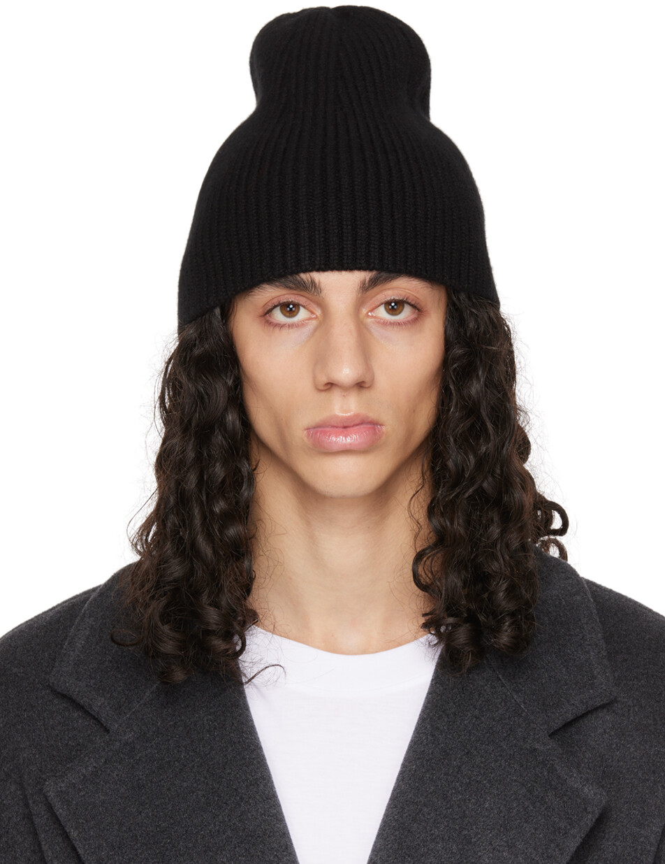 

Черная уличная шапка Max Mara