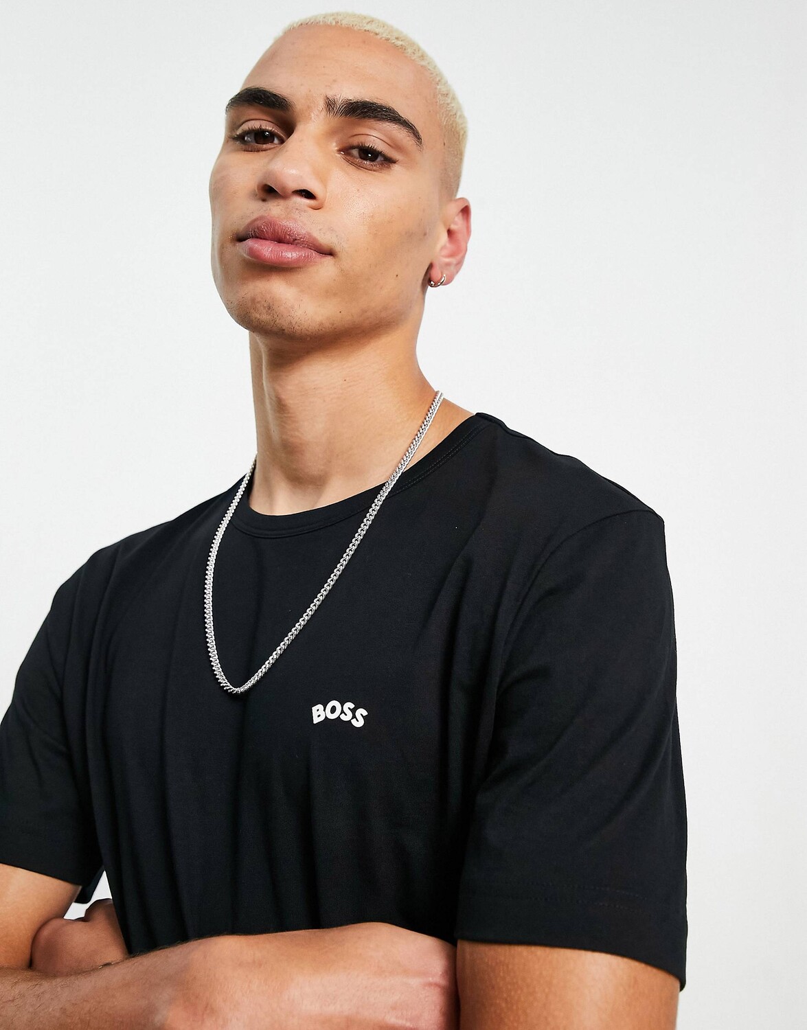 

Черная футболка с изогнутыми краями Boss Athleisure Tee