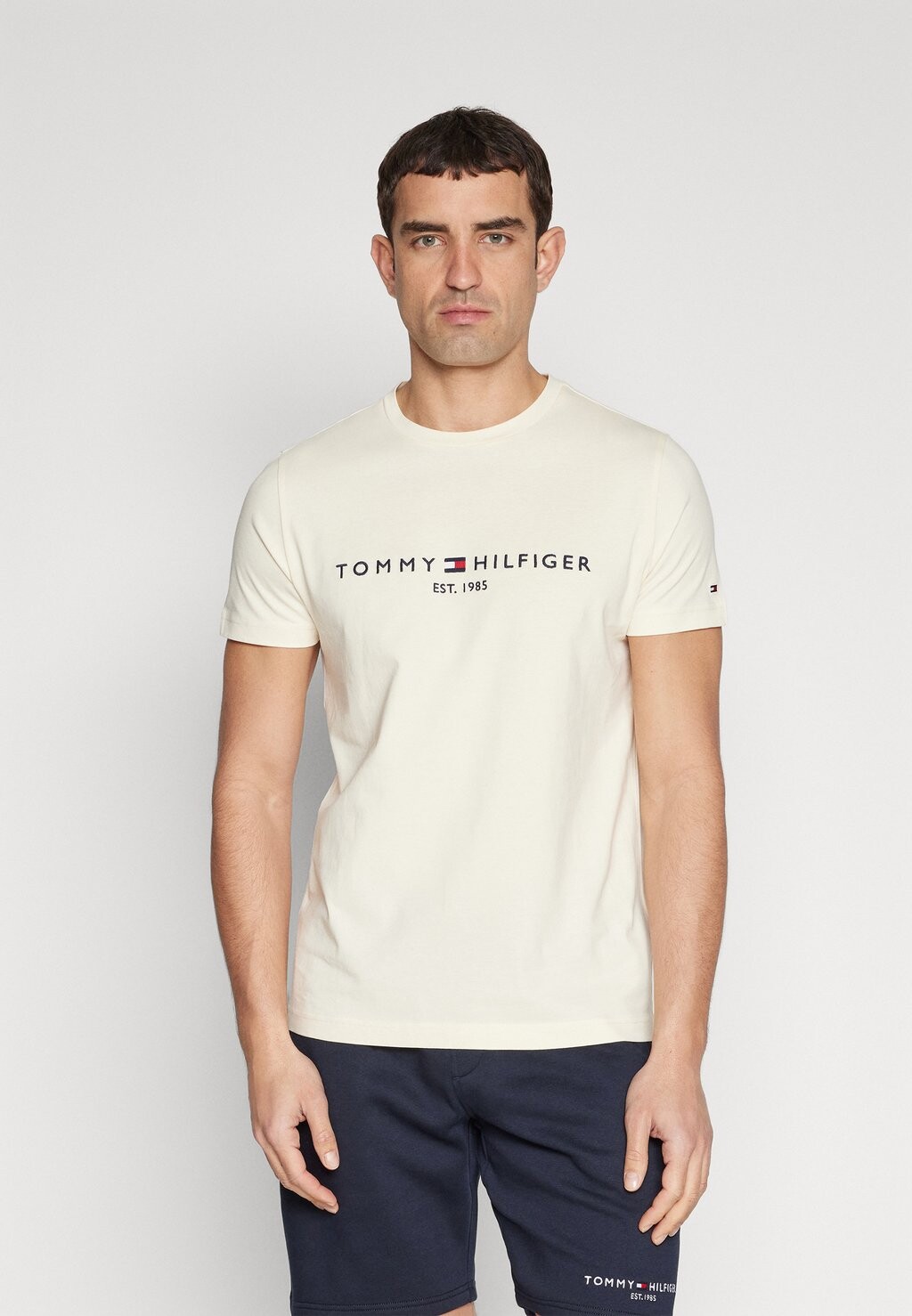 

Футболка с принтом Logo Tee Tommy Hilfiger, цвет calico