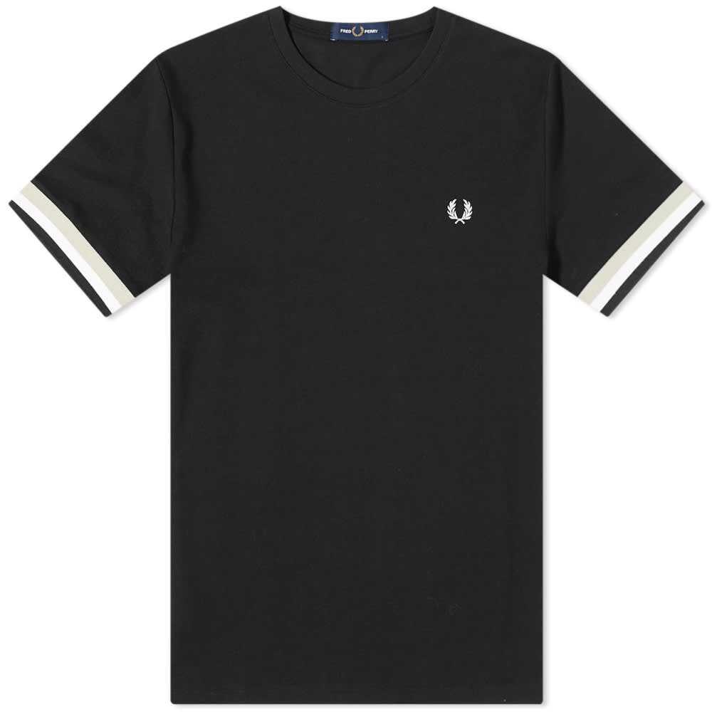 

красная футболка Perry Pique Fred Perry Authentic