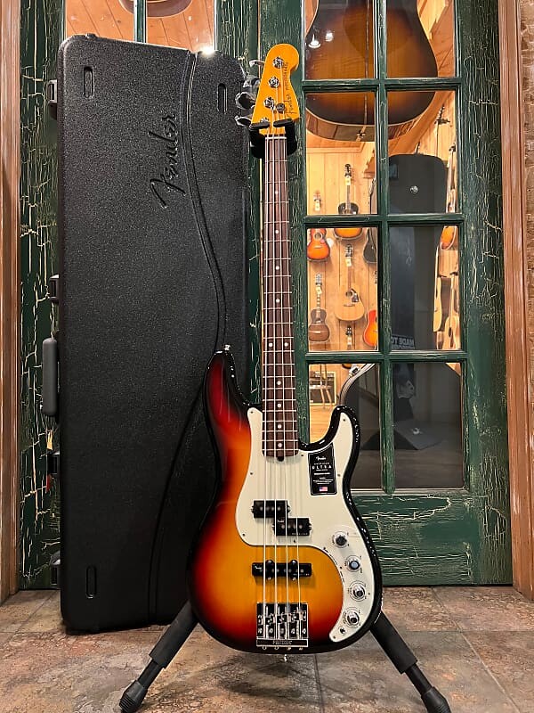 

Open-Box 2022 Fender American Ultra Precision Bass Ultraburst с футляром American Ultra P-Bass