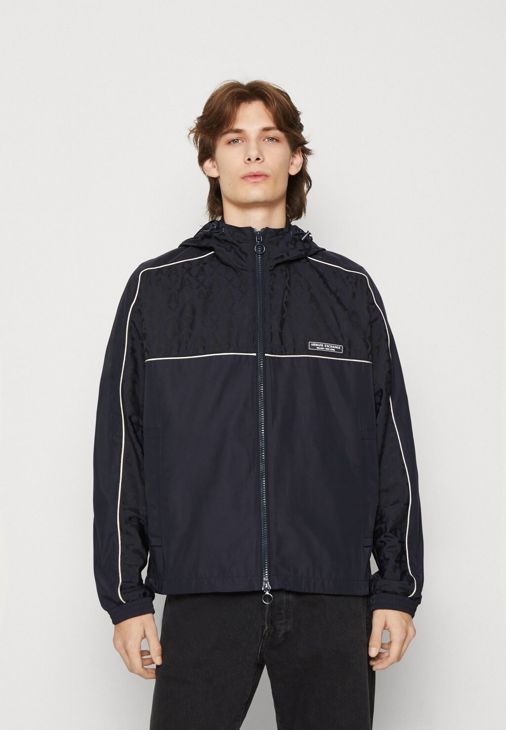 

Ветровка Armani Exchange