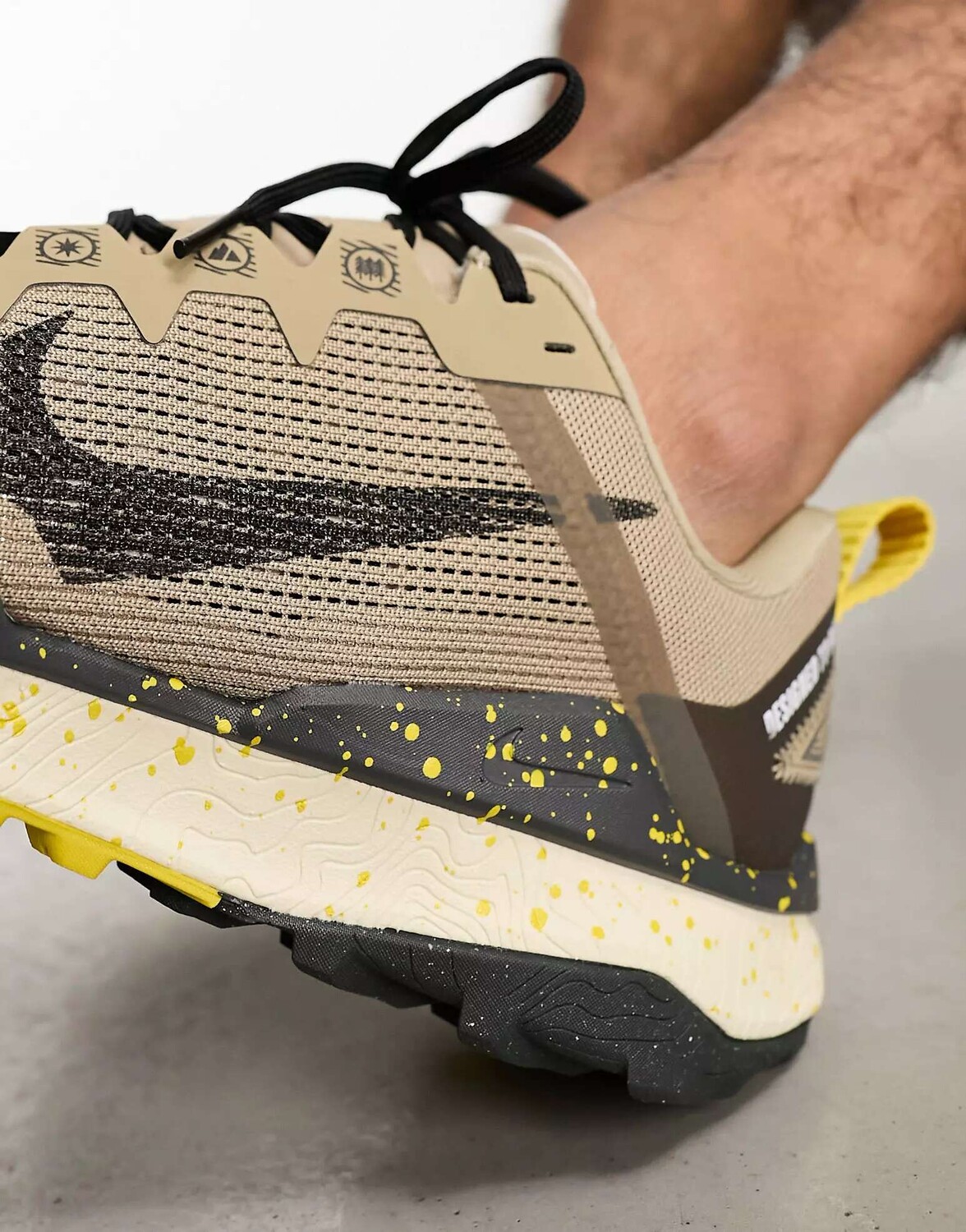 

Серые кроссовки Nike React Wildhorse 8, Серый