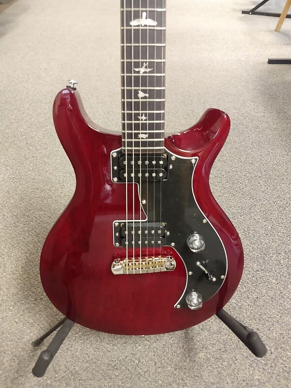 

Новый PRS Paul Reed Smith SE Mira Vintage Cherry с сумкой PRS SE Gigbag