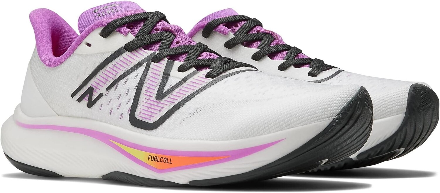 

Кроссовки FuelCell Rebel v3 New Balance, цвет White/Cosmic Rose