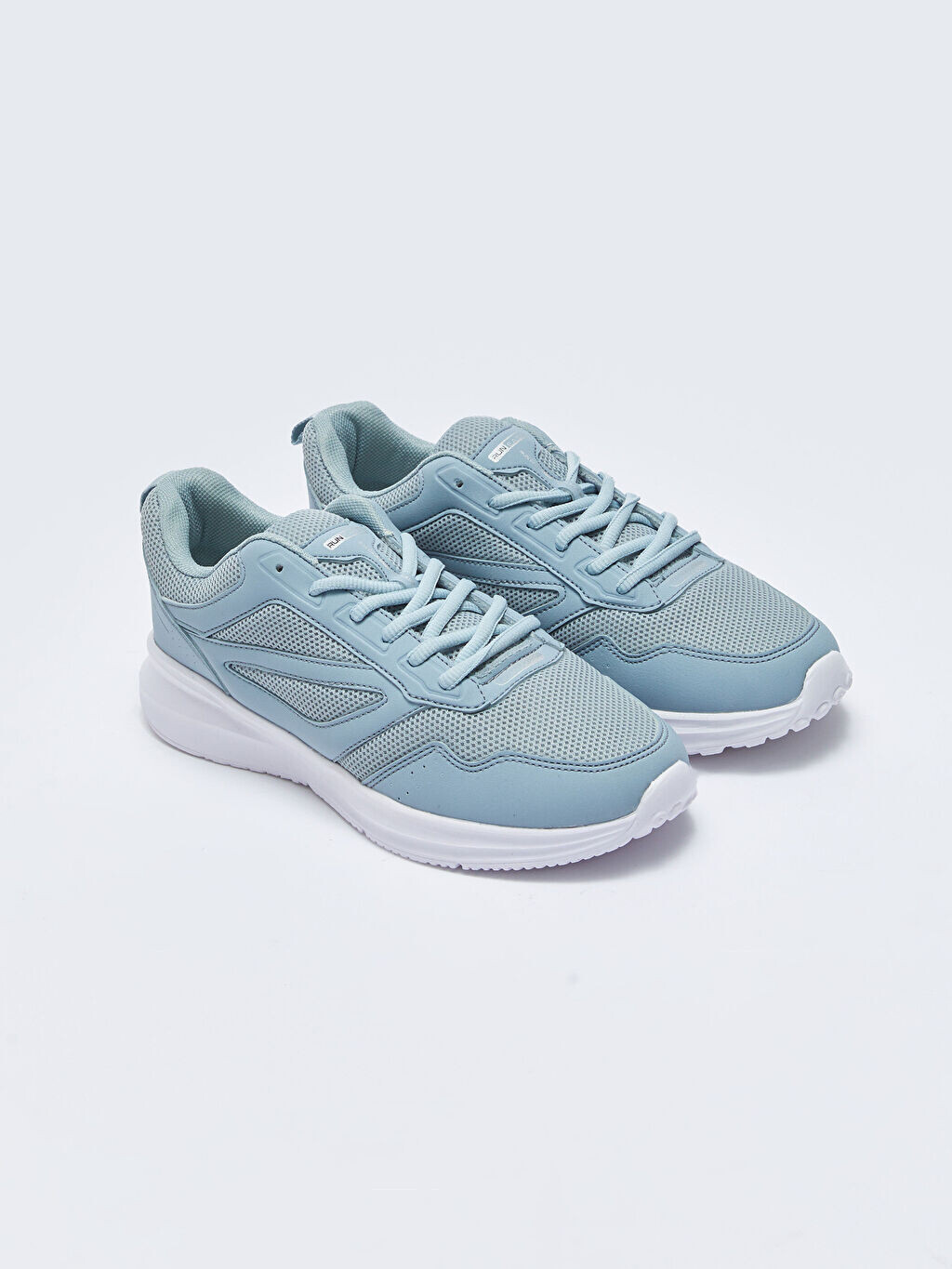 

Женские кроссовки Active на шнуровке LCW Steps