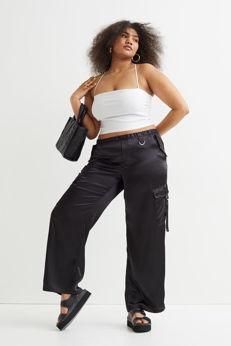 

Атласные брюки карго H&M+, черный