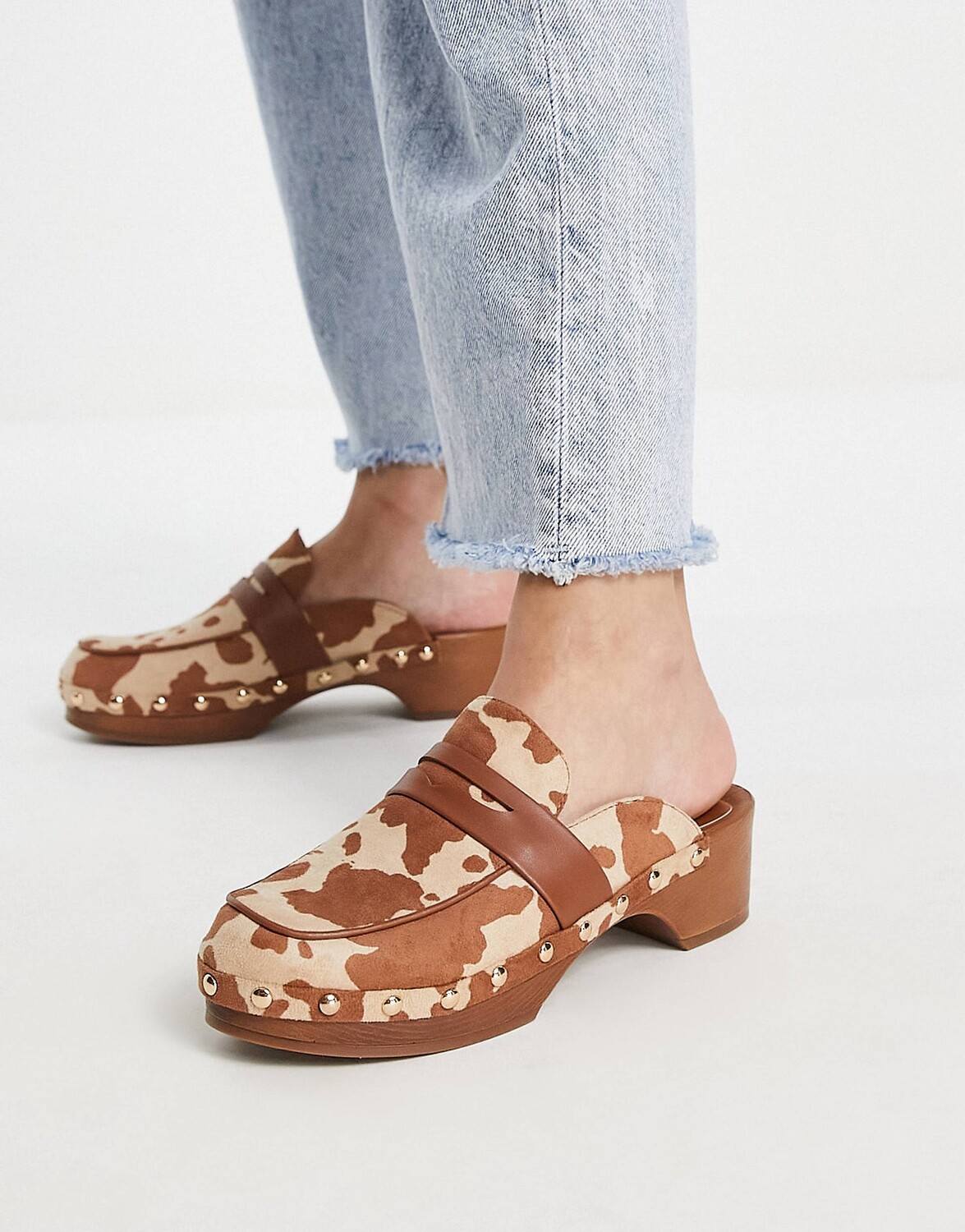 

Коричневые мюли на плоской подошве с принтом ASOS DESIGN Marleigh