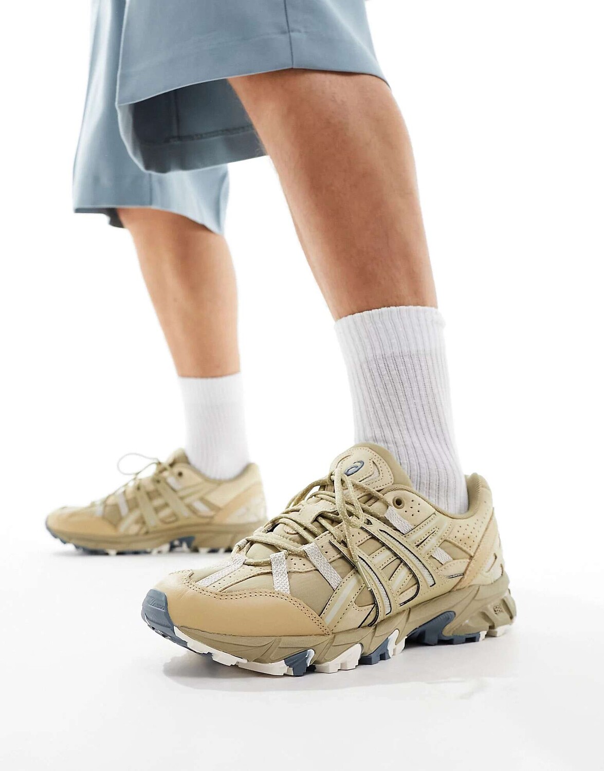 

Кроссовки Asics Gel-Sonoma 15-50 цвета сафари хаки и песочного цвета