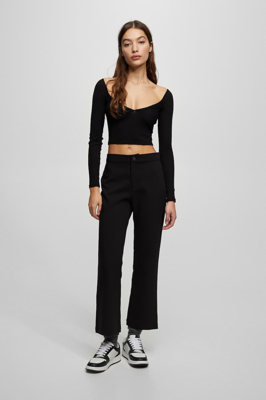 

Укороченные расклешенные брюки Pull&Bear, черный