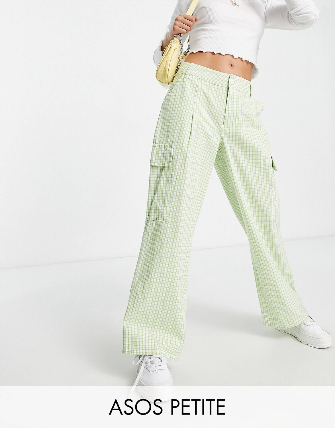 

Ярко-зеленые брюки карго оверсайз в клетку ASOS DESIGN Petite