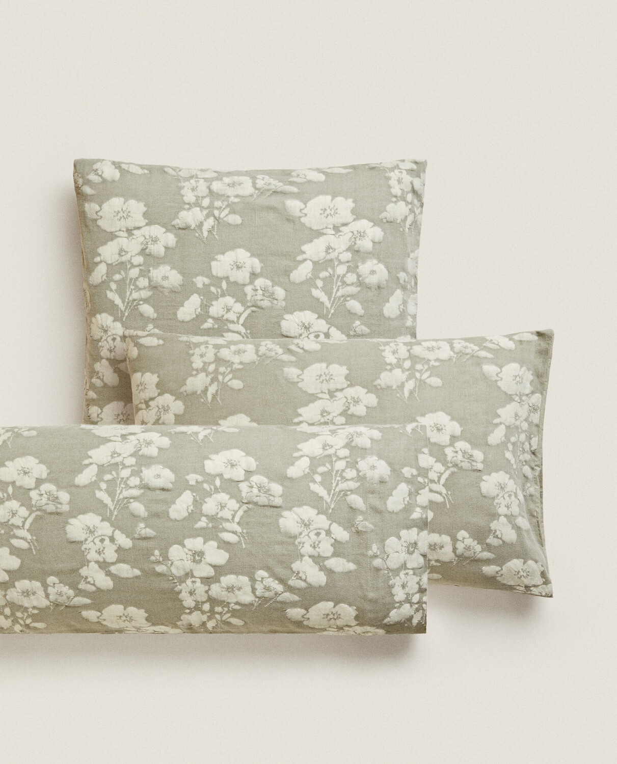 

Наволочка Zara Home Floral Jacquard, оливковый