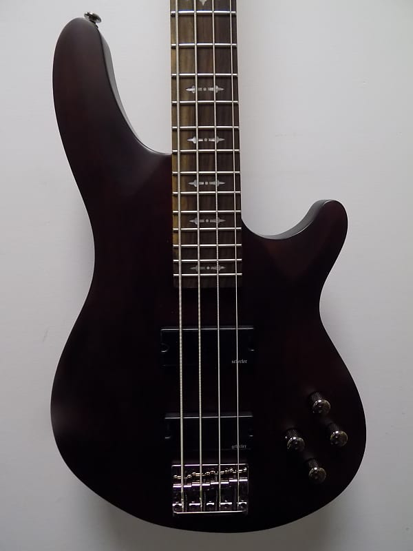 цена Schecter Omen-4 4-струнная электрическая бас-гитара - ореховый сатин
