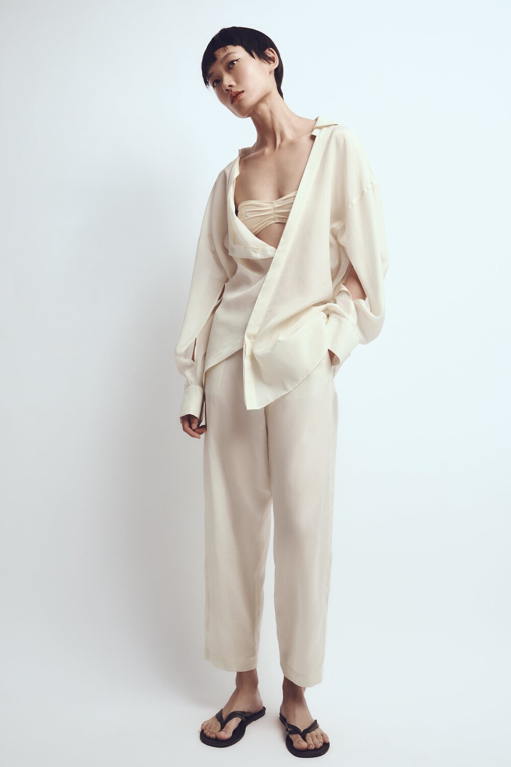 

Удлиненные брюки Zara, бежевый/зеленый