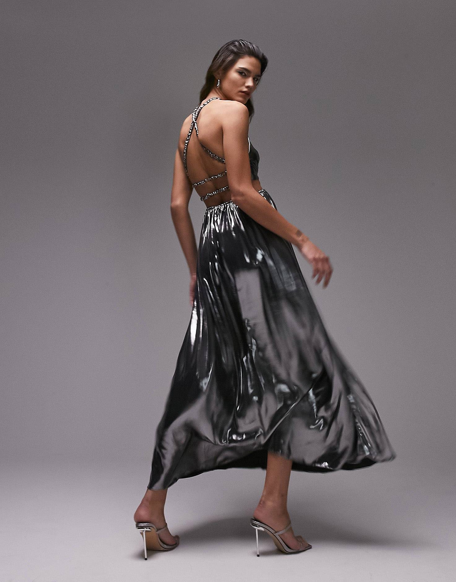 Серебристое эластичное платье макси с эффектом металлик Topshop платье макси серебристого цвета с эффектом металлик topshop
