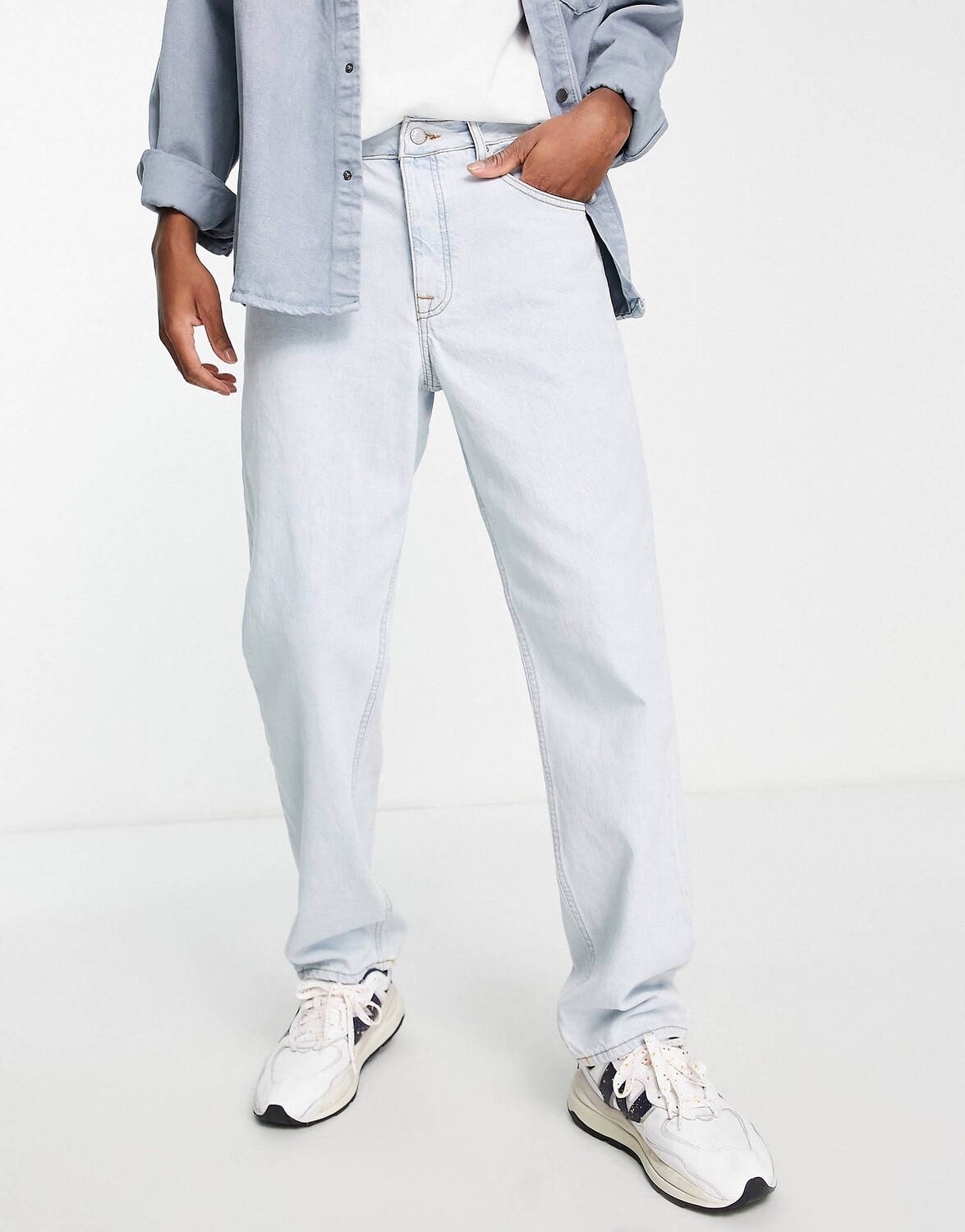 

Светло-голубые джинсы прямого кроя ASOS DESIGN