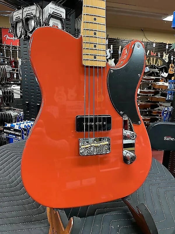 

Fender Noventa Telecaster Maple Neck Fiesta Red