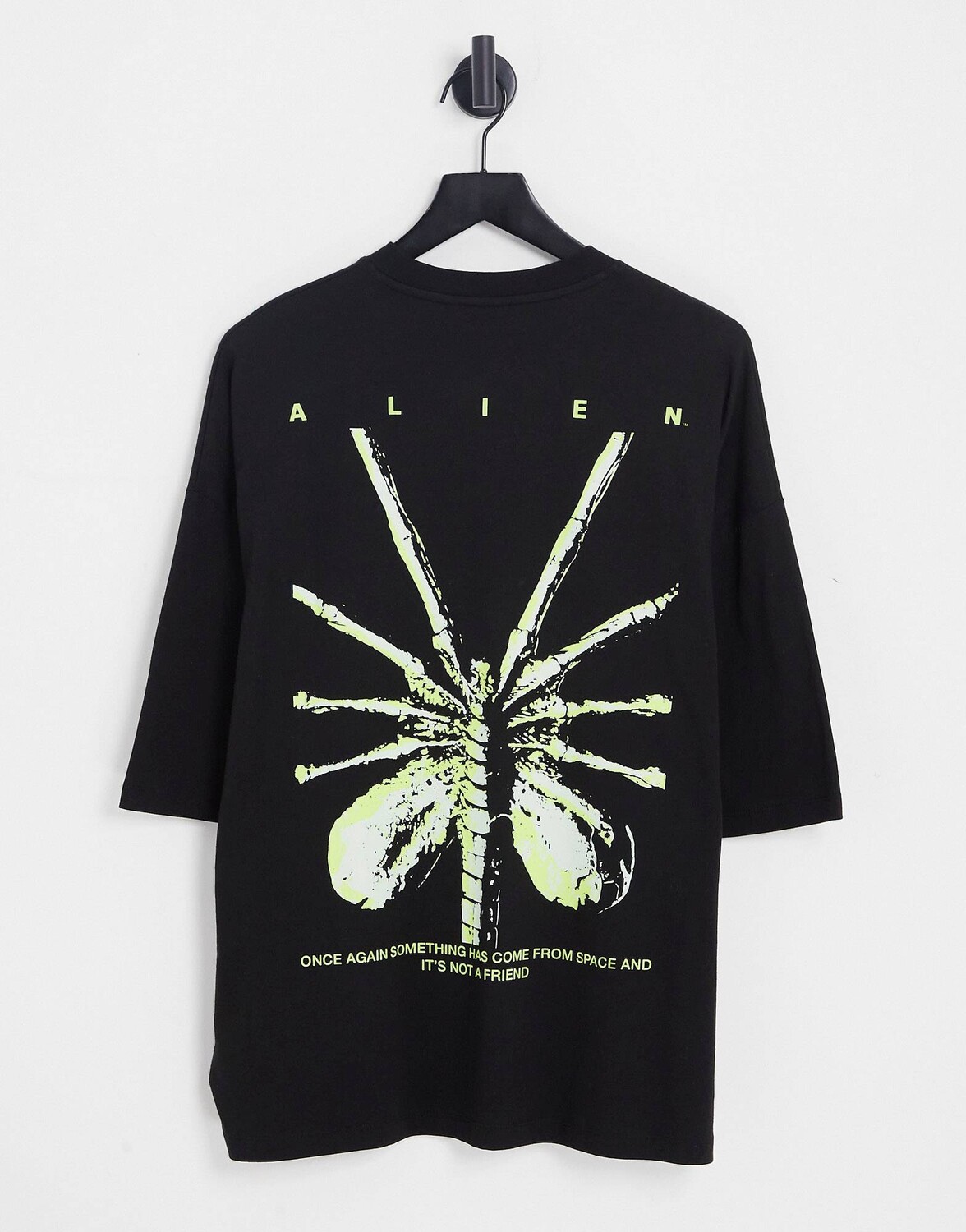 

Черная футболка оверсайз с принтом Alien ASOS DESIGN