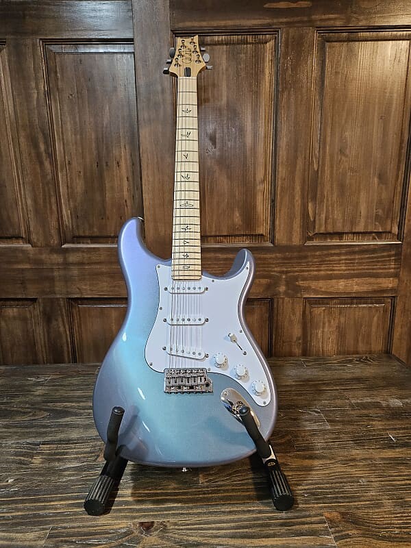 

Электрогитара PRS Silver Sky Limited Edition 2021 - Present - Lunar Ice