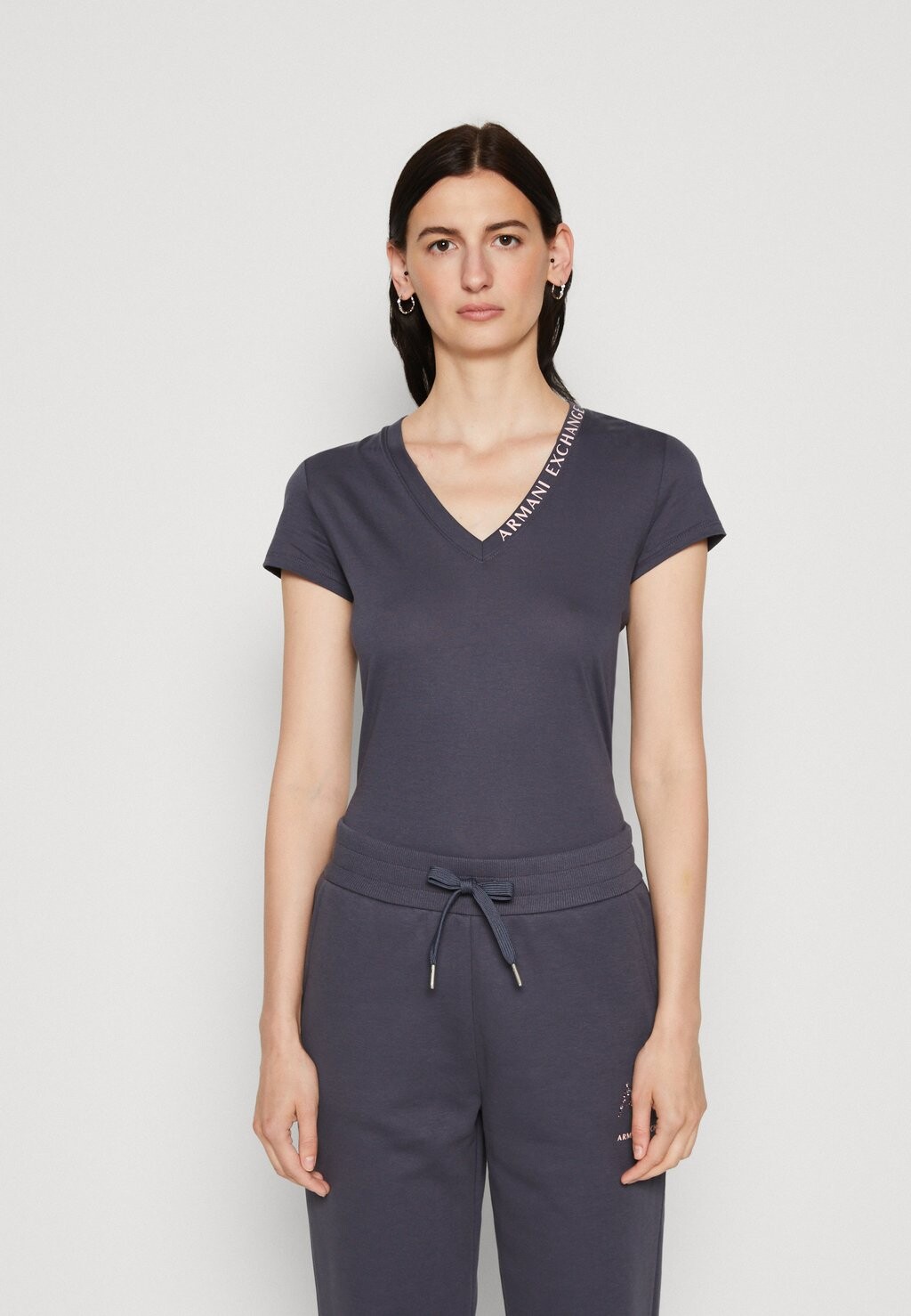 

Базовая футболка Armani Exchange, Серый