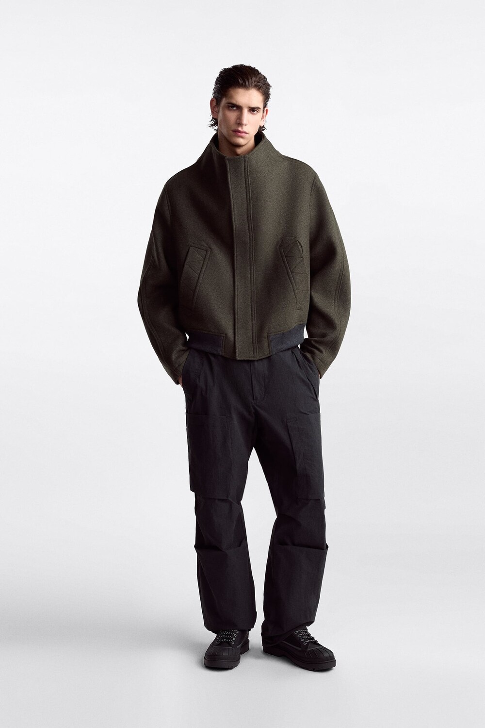 

Спортивная обувь из прорезины ZARA, черный