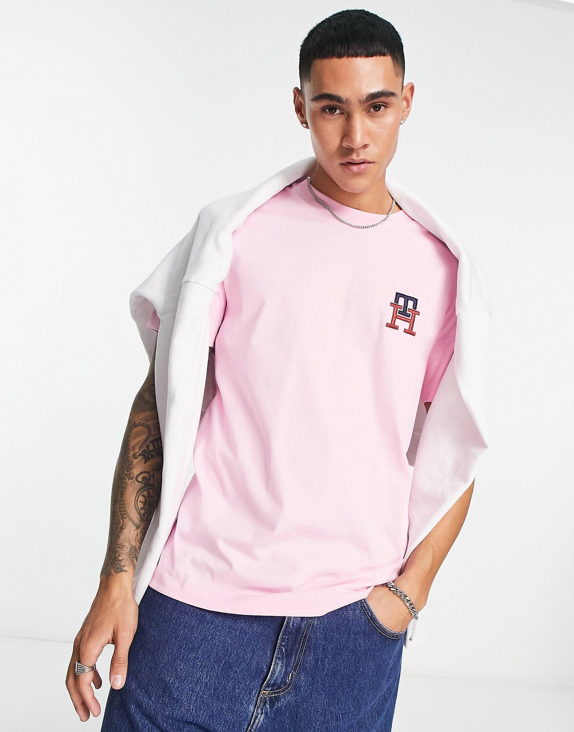 

Розовая футболка с монограммой и логотипом Tommy Hilfiger