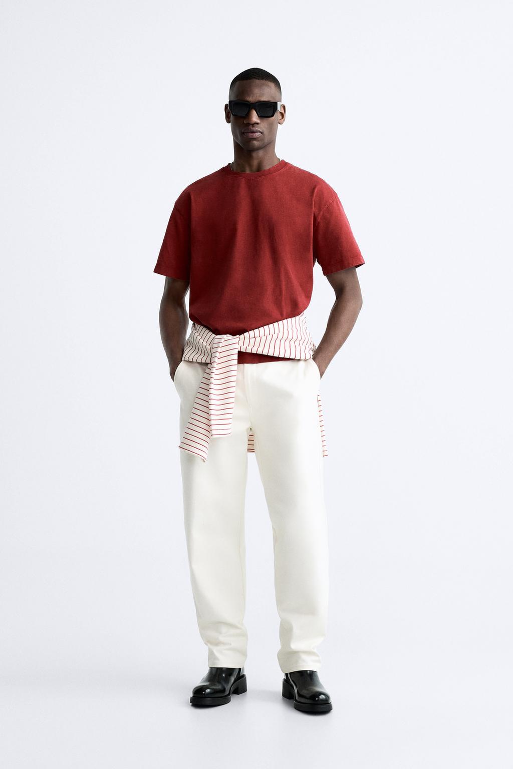 Рваная футболка с выцветшими краями ZARA, красный джинсы с рваным эффектом 44 размер