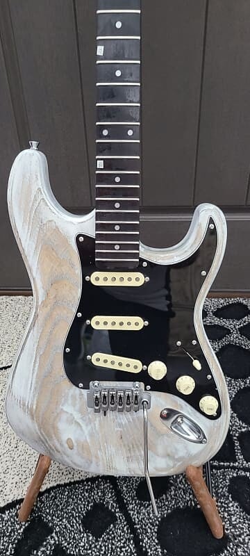 

Fender Stratocaster Relic - Запасные части 2023 - Driftwood Fender Stratocaster Relic Replacement Parts - Road Worn Driftwood