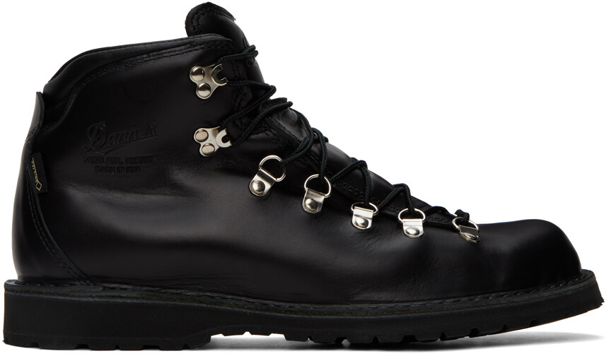 

Черные ботинки горного перевала Danner