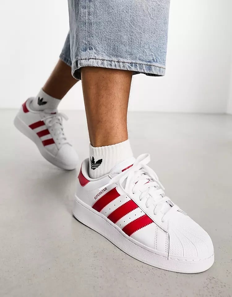 

Бело-красные кроссовки adidas Originals Superstar XLG, бело-красный