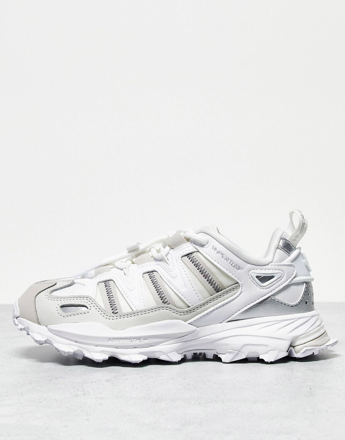 

Белые кроссовки adidas Originals Hyperturf