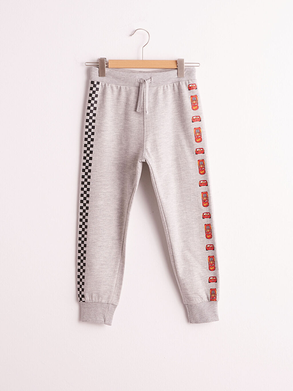 

Спортивные штаны для мальчиков LCW Kids