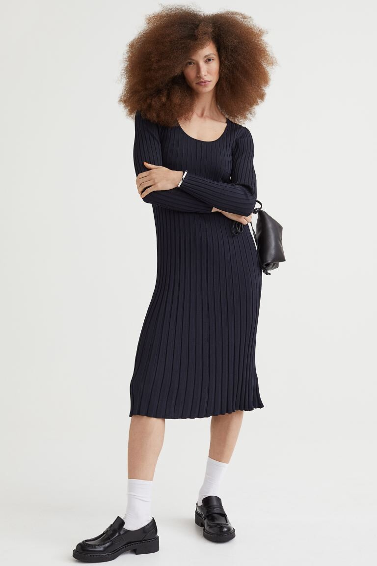 

Трикотажное платье в рубчик H&M, темно-синий