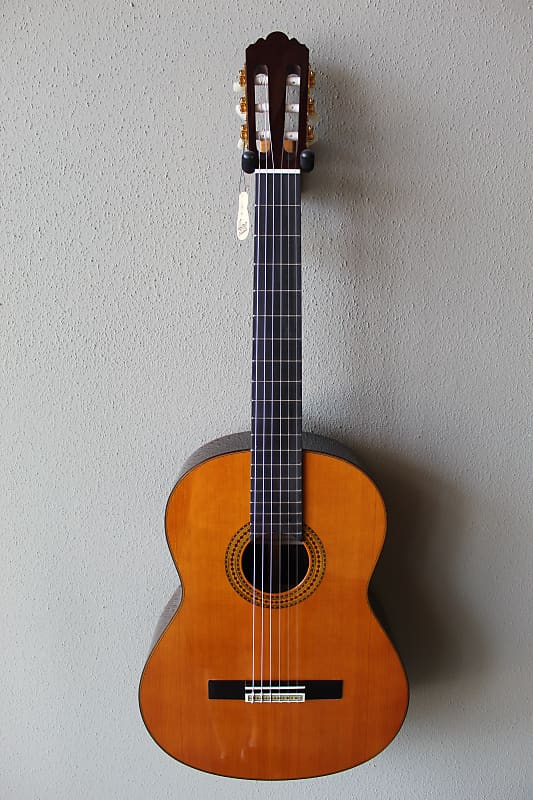 Абсолютно новая классическая гитара с нейлоновыми струнами Yamaha GC22C в мягком футляре цена и фото