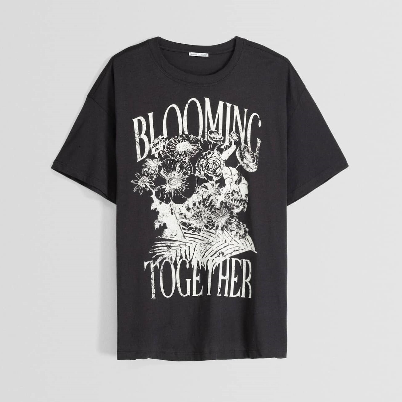 

Футболка Bershka Short Sleeve With Print, темно-серый