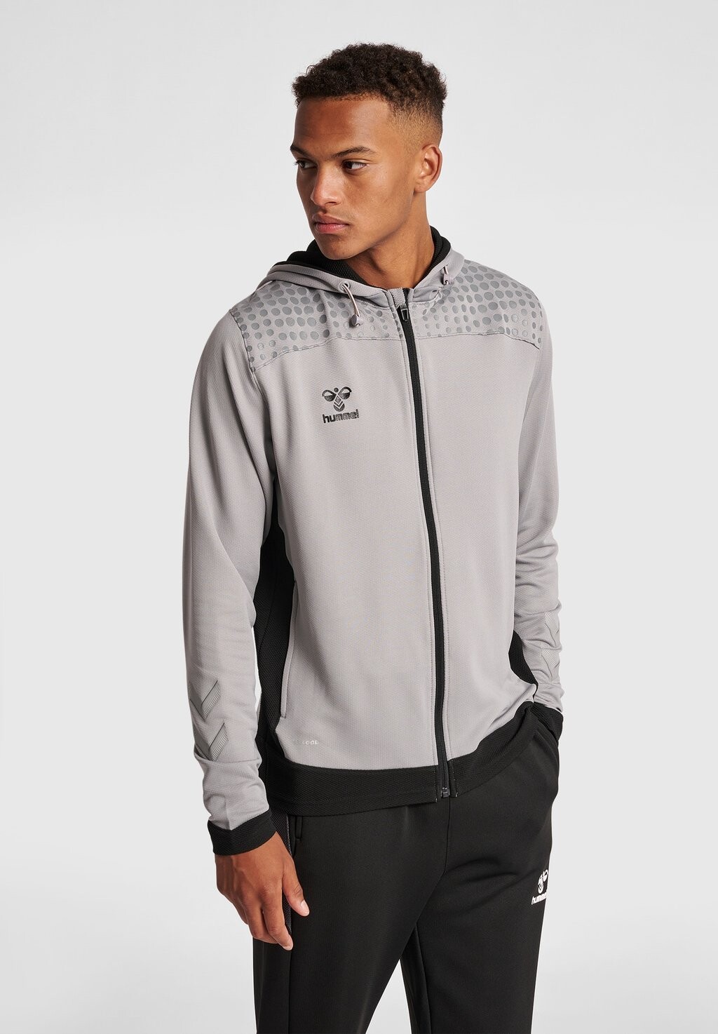 

Толстовка на молнии Hummel