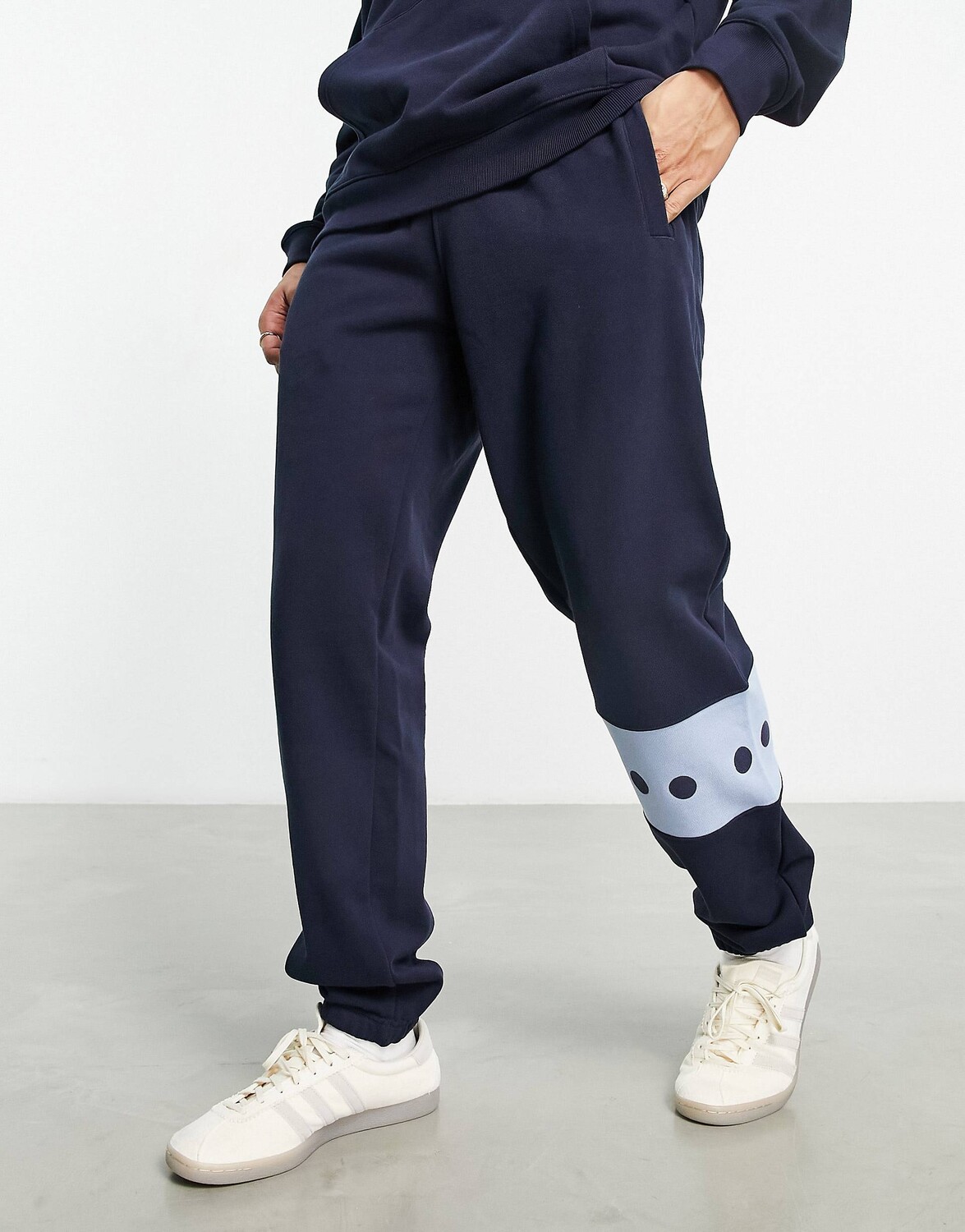 

Темно-синие джоггеры adidas Originals