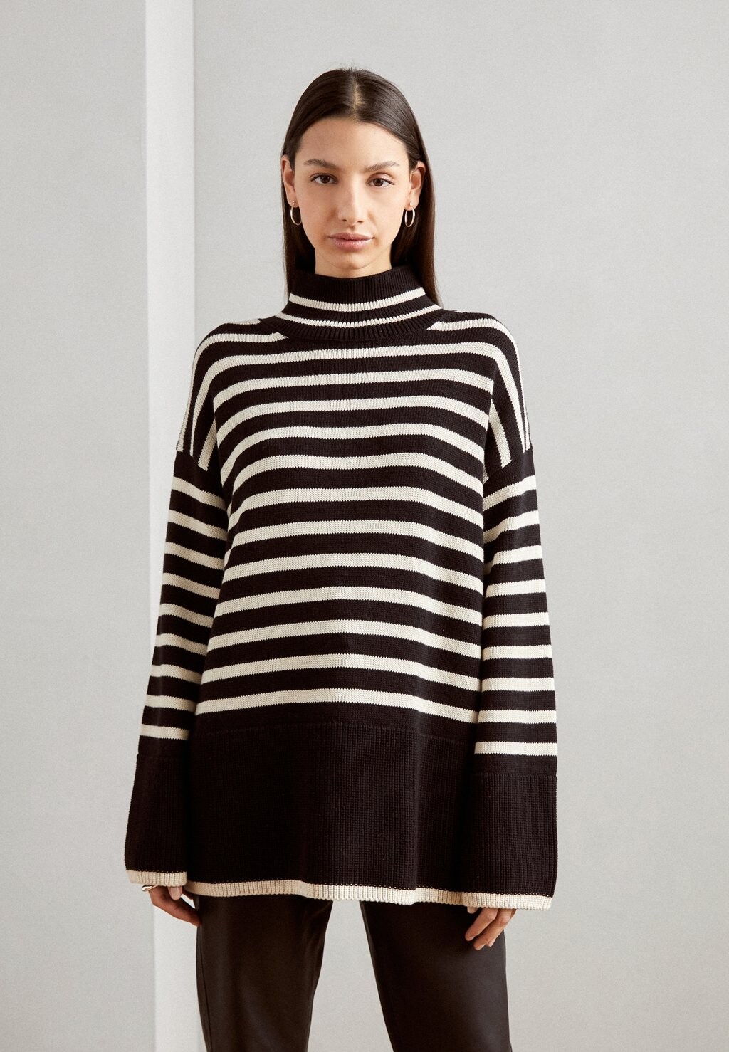 

Вязаный свитер LONGSLEEVE STAND UP COLLAR STRIPE Marc O'Polo, цвет multi/black