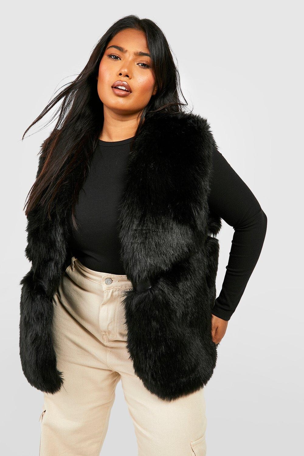 

Жилет Plus со вставками из искусственного меха boohoo, черный