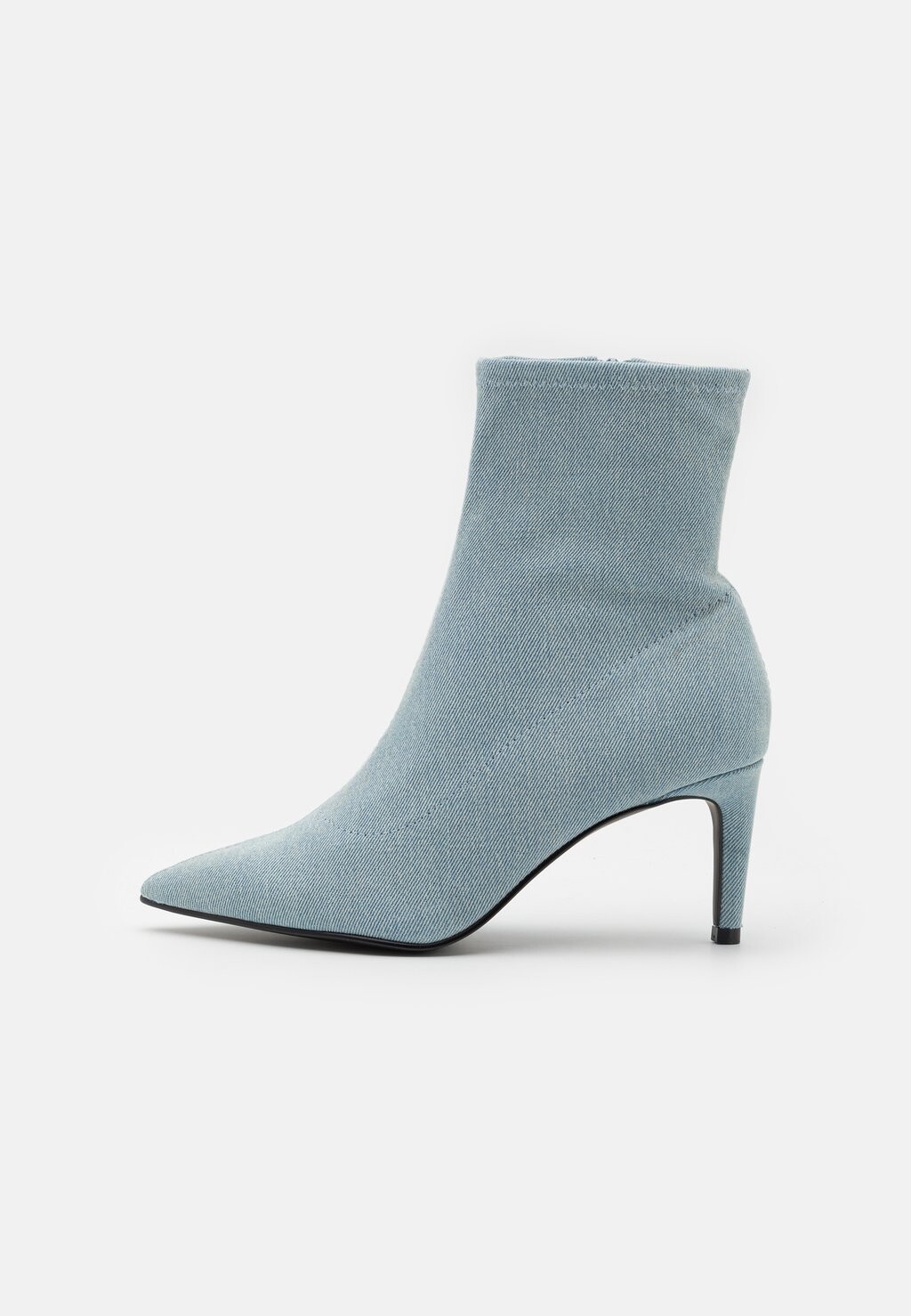 

Ботильоны Angiee B.E.D Foam Call it Spring, цвет other blue