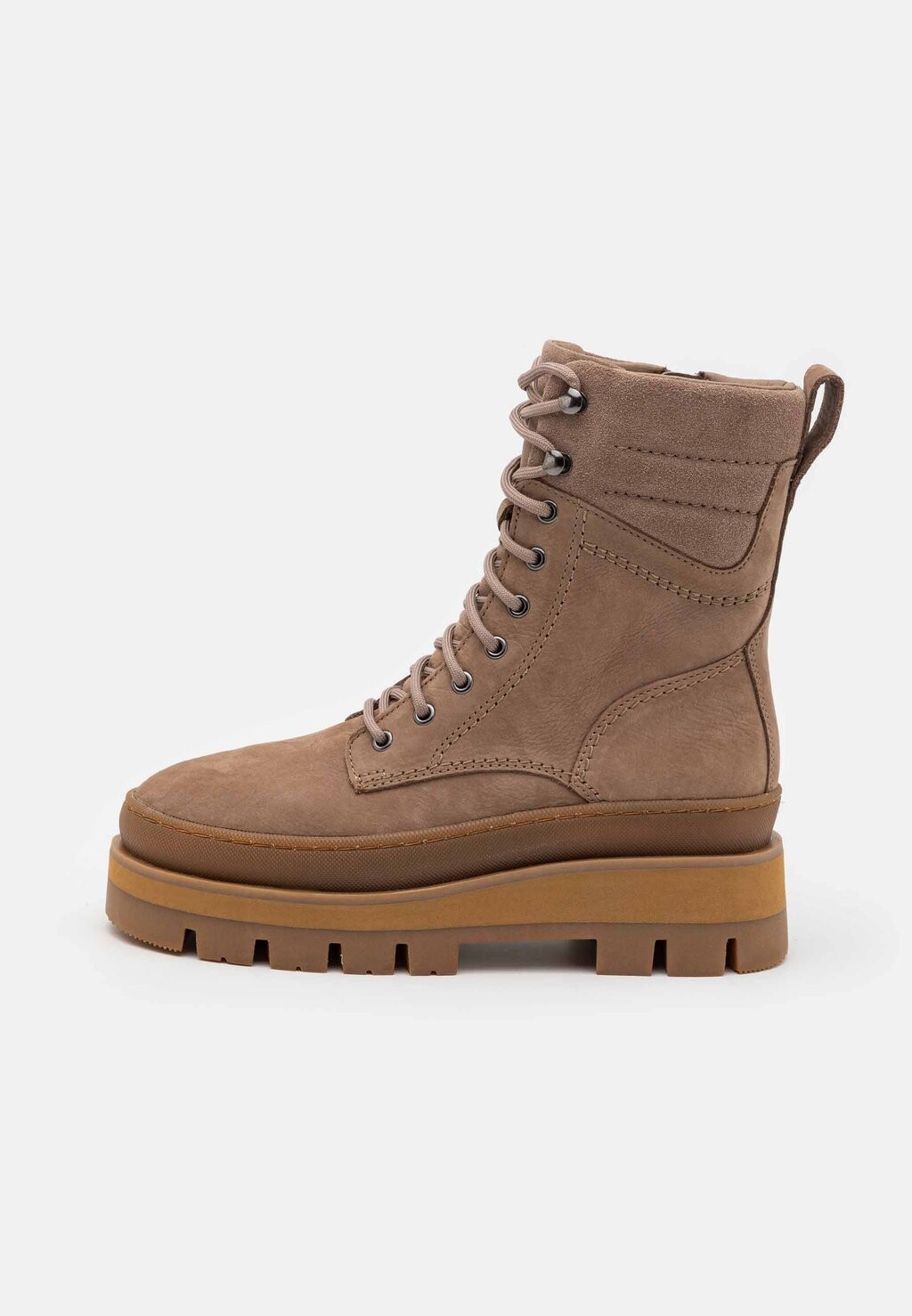 

Ботильоны на платформе Clarks