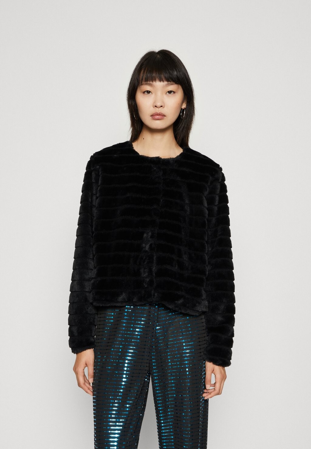

Зимняя куртка ONLY Tall ONLLOUISE JACKET, черный