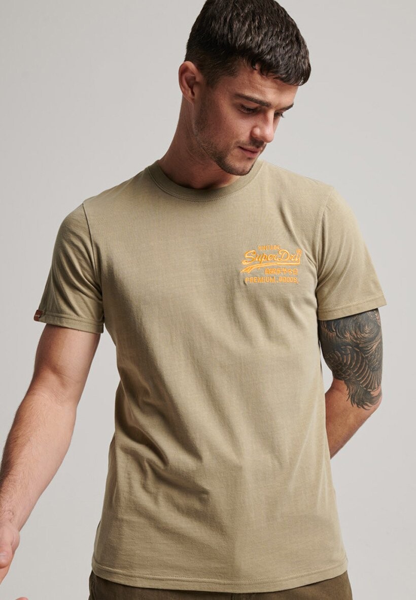 

Футболка с принтом Superdry, светло-коричневый