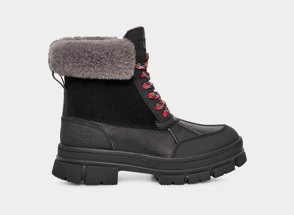 

Ботинки Ashton Addie UGG, черный